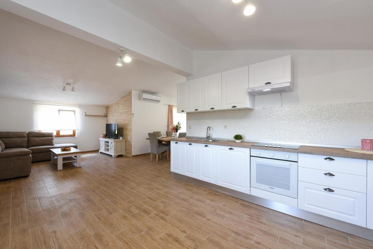 Apartman Magas With Private Pool Vinjerac Bagian luar foto