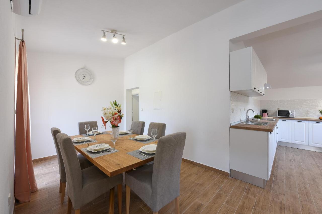 Apartman Magas With Private Pool Vinjerac Bagian luar foto