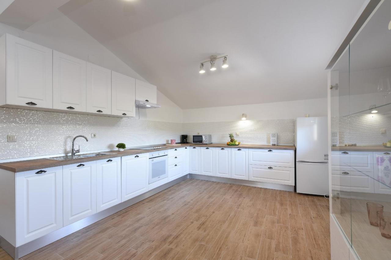 Apartman Magas With Private Pool Vinjerac Bagian luar foto